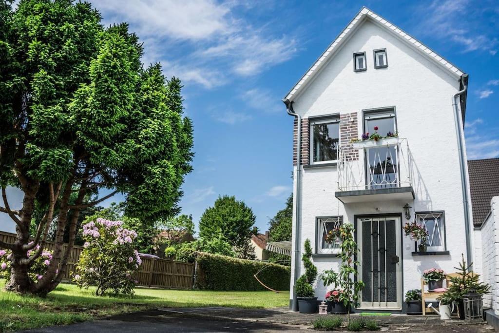 Schoenes Haus Mit Grossem Garten Seligenstadt Bagian luar foto