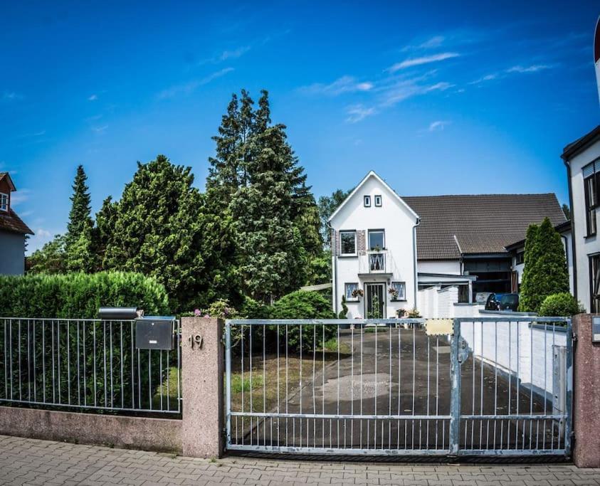 Schoenes Haus Mit Grossem Garten Seligenstadt Bagian luar foto